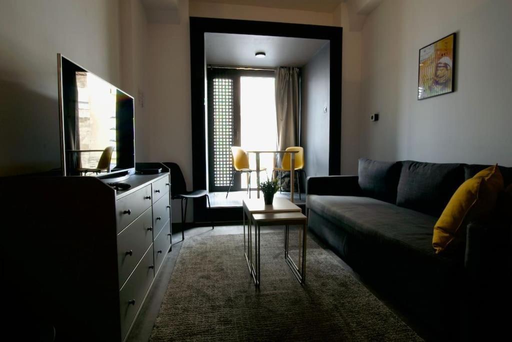 Studio Apartment By Hi5- Rottenbiller Apartment Budapest Exteriör bild