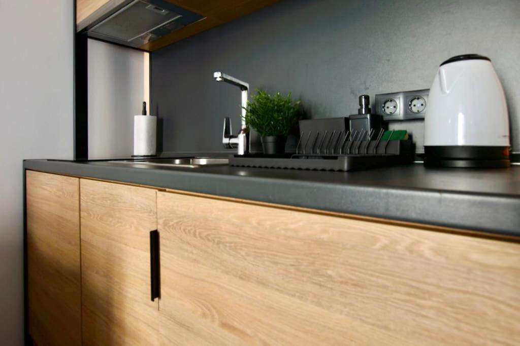 Studio Apartment By Hi5- Rottenbiller Apartment Budapest Exteriör bild