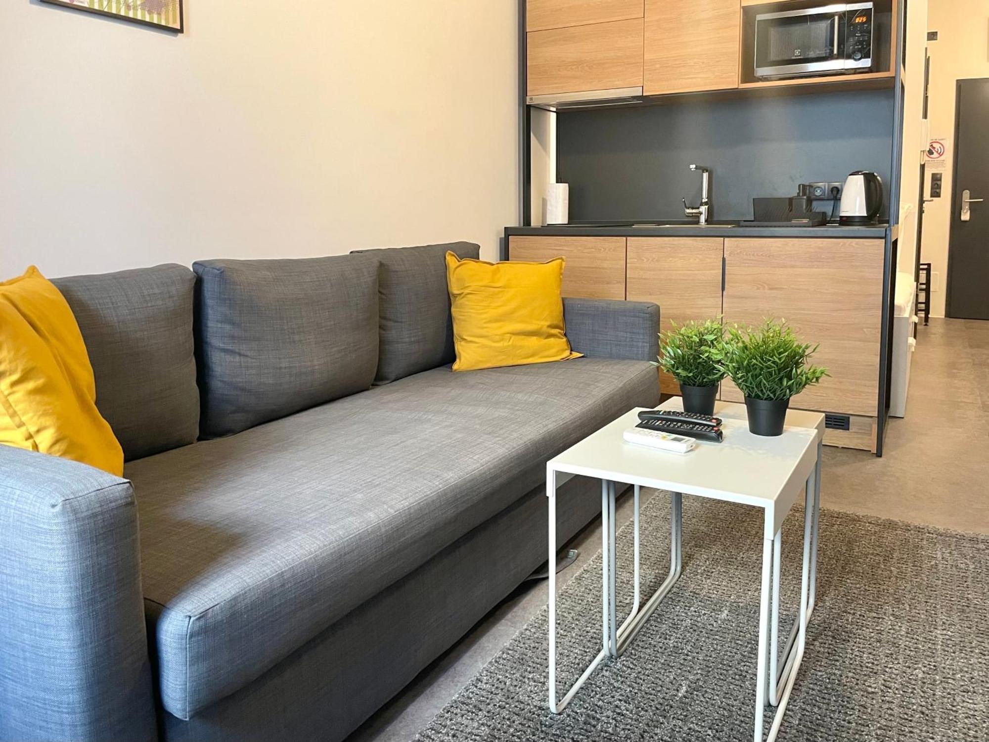 Studio Apartment By Hi5- Rottenbiller Apartment Budapest Exteriör bild